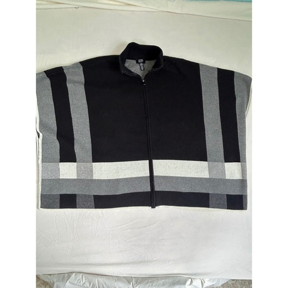 Jones New York Sweaters - Jones New York Signature Black Grey Plaid Zip‎ Front Poncho Sweater Womens L/XL
